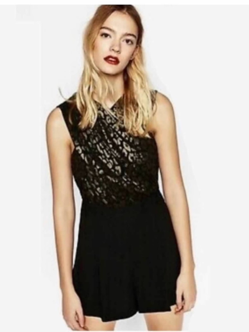 🍸 NWOT ZARA WOMENS SIZE SMALL NLACK & GOLD ROMPER